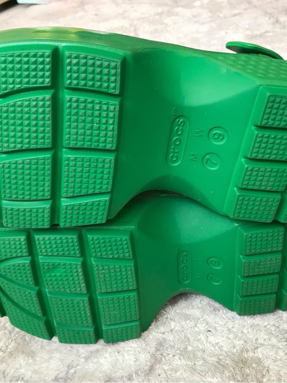 CROCS Green Platform Jelly Sandals - Picture 3 of 3